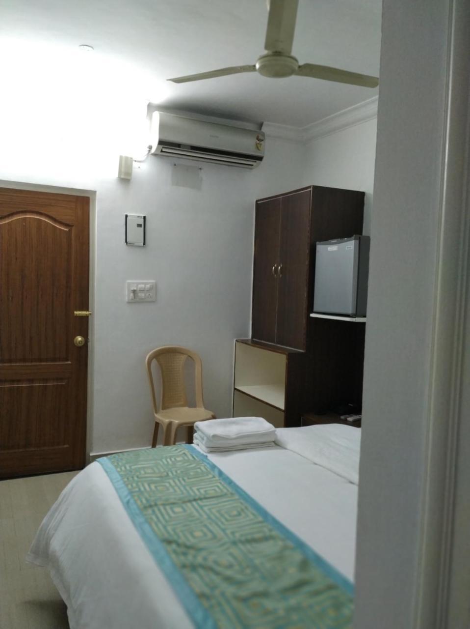 Aum Hotel Puttaparthi Εξωτερικό φωτογραφία